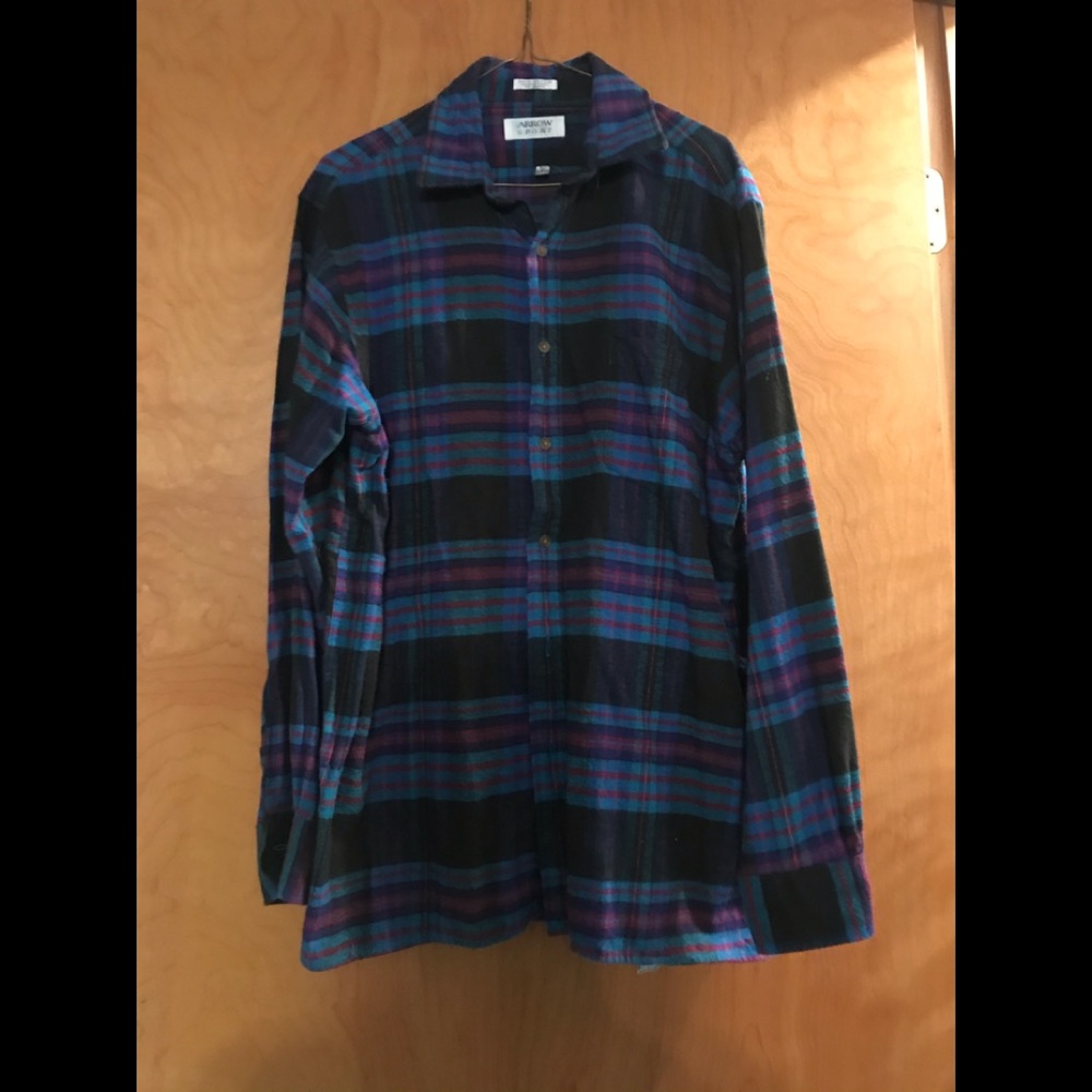 Very Nice Men’s Arrow Shirt! Size Medium